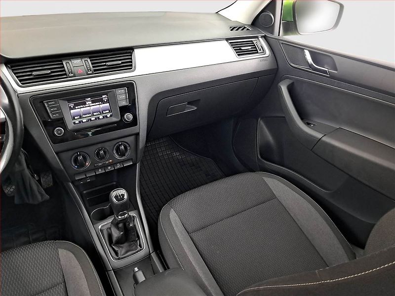Škoda Rapid (2015) Spaceback 1.2 TSI - fotka 8 z 16