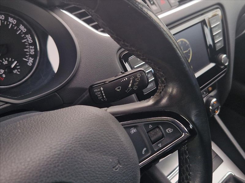 Škoda Octavia 2,0 TDI 110kW TAŽNÉ VÝHŘ. NOSI - fotka 24 z 41