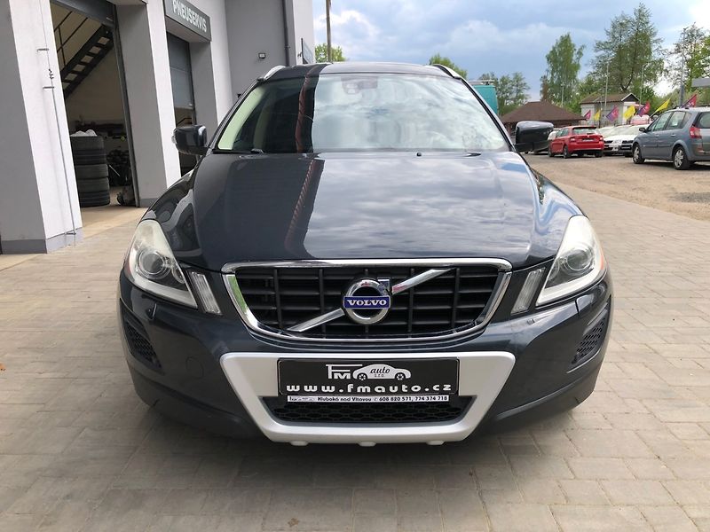 Volvo XC60 (2010) 2.4 D5 AWD - fotka 3 z 33