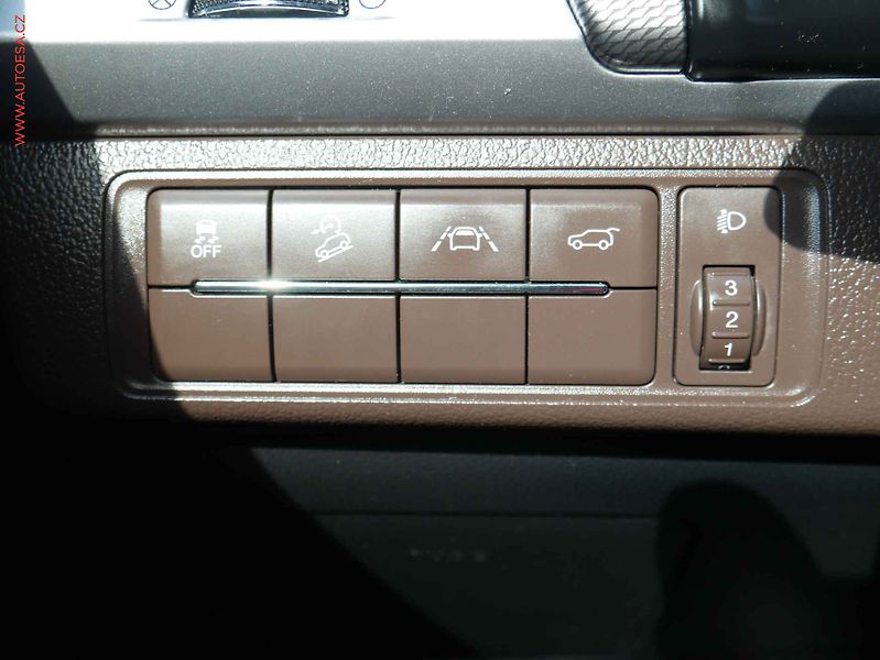 SsangYong Rexton (2022) 2.2 e-XDi 4x4, ČR, AT, LED - fotka 22 z 25