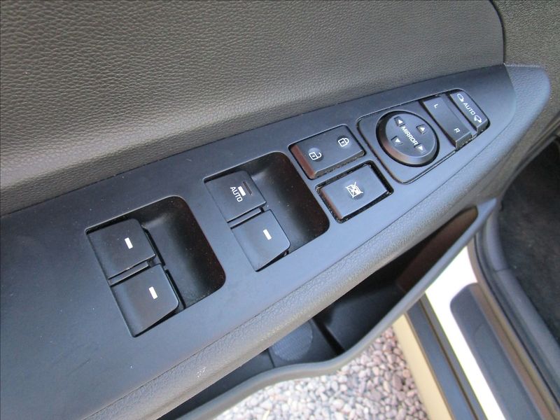 Hyundai Tucson 2.0CRDi 4WD, automat - fotka 19 z 47