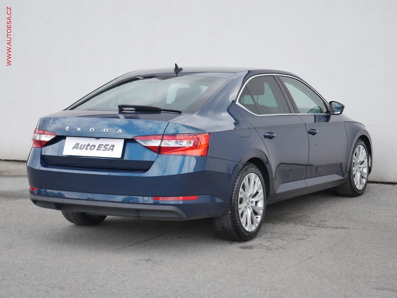 Škoda Superb (2022) 1.5 TSi, Style, LED, navi - fotka 4 z 29