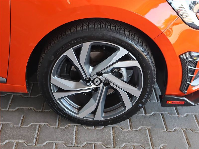 Renault Clio (2023) R.S. Line 1.3 TCe, Serv.kniha - fotka 14 z 22