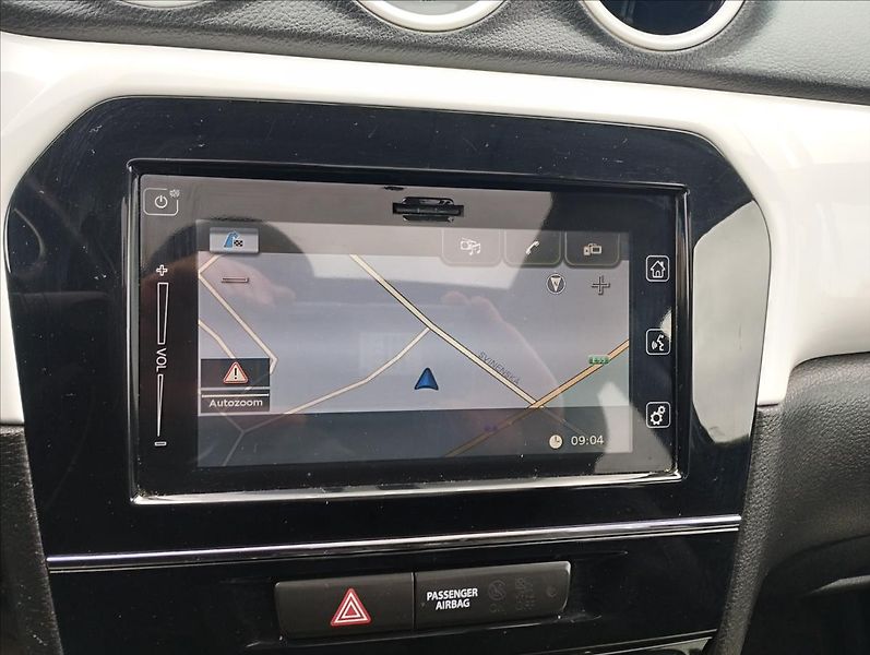 Suzuki Vitara 1,6 DDiS 88KW 4X4, KŮŽE, LED - fotka 16 z 23