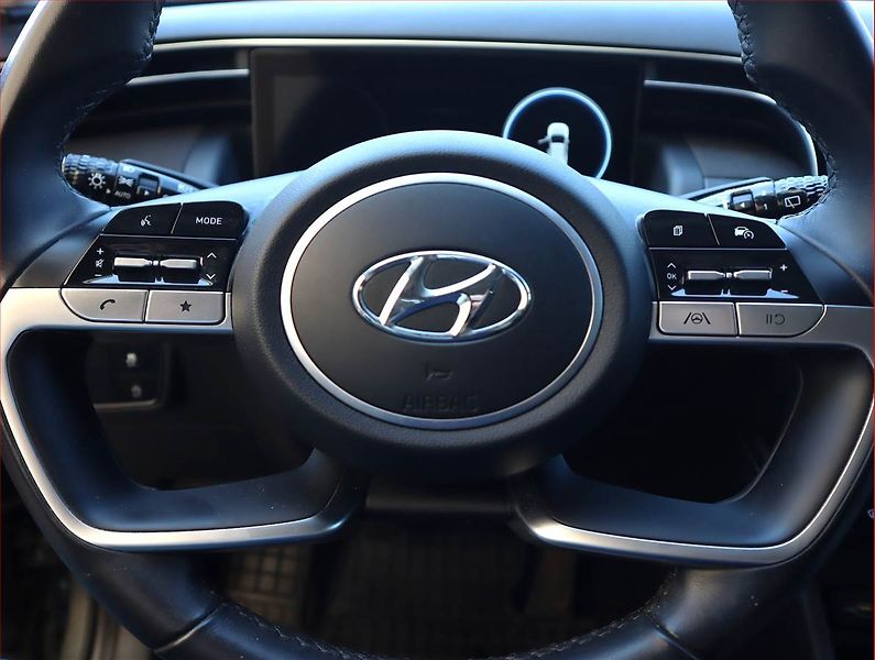 Hyundai Tucson (2022) Family 1.6 T-GDI - fotka 19 z 21