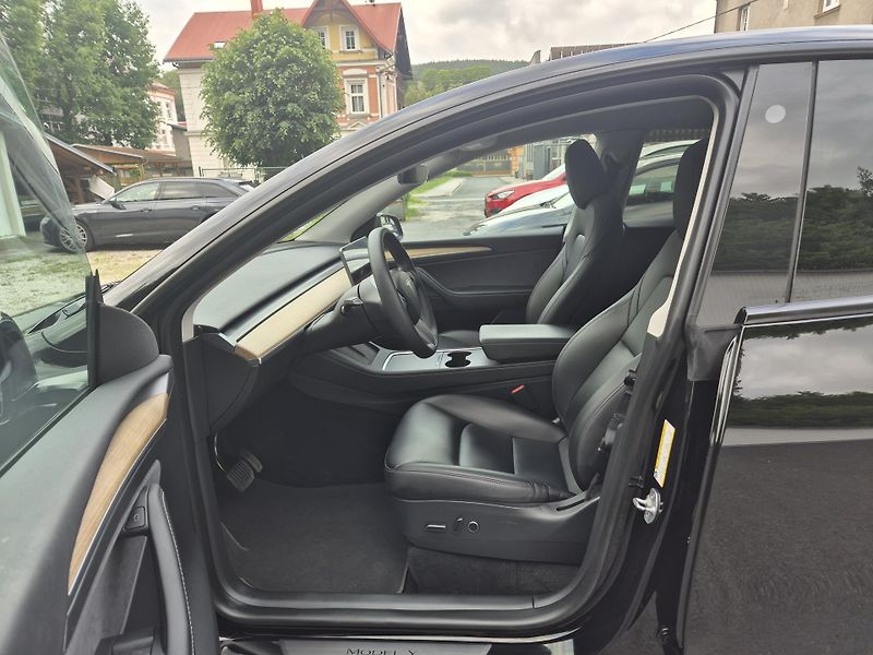 Tesla Model Y LONG RANGE DUAL MOTOR TZ 91,0% - fotka 11 z 50