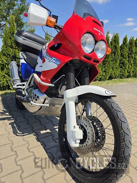 Honda XRV 750 Africa Twin (2001) - fotka 3 z 18