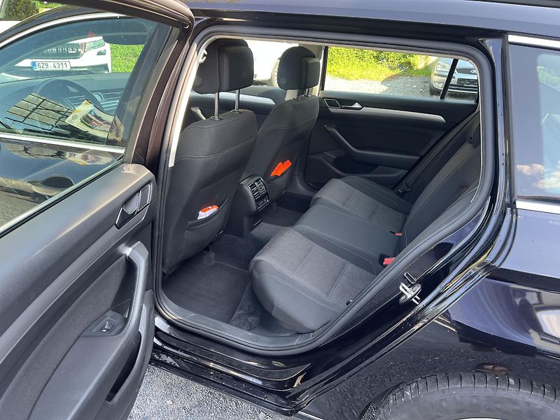 Volkswagen Passat (2017) 2,0TDi 110Kw COMF.PANO.AKCE! - fotka 10 z 20