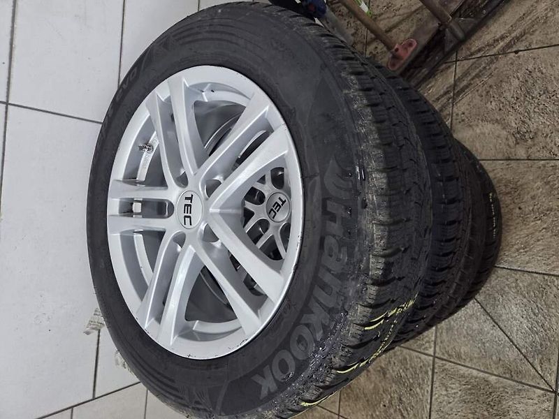 Škoda Superb (2023) 2.0 DSG Matrix LED STYLE ACC V - fotka 35 z 36