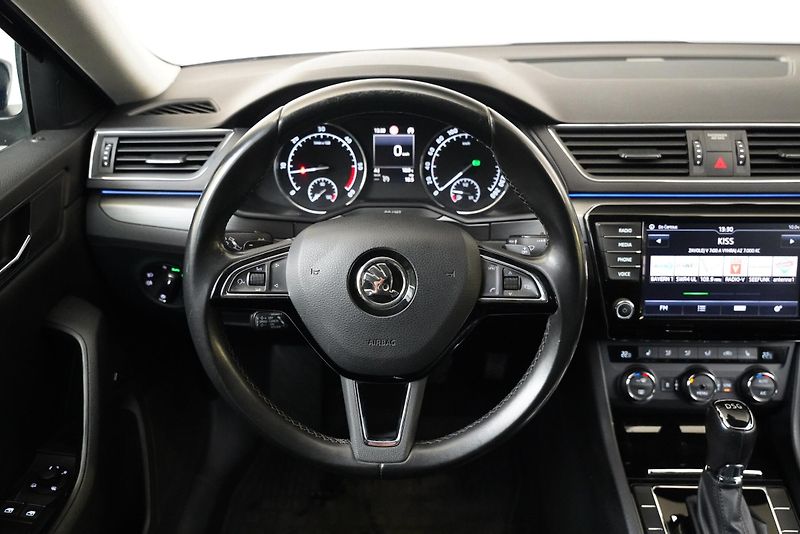 Škoda Superb - fotka 20 z 30