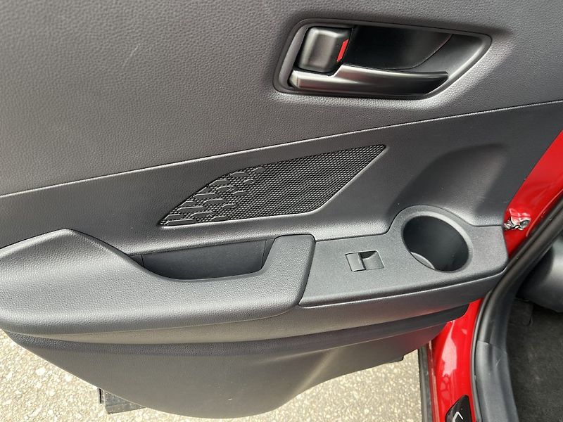 Toyota C-HR 2.0L PHEV Executive - fotka 10 z 29