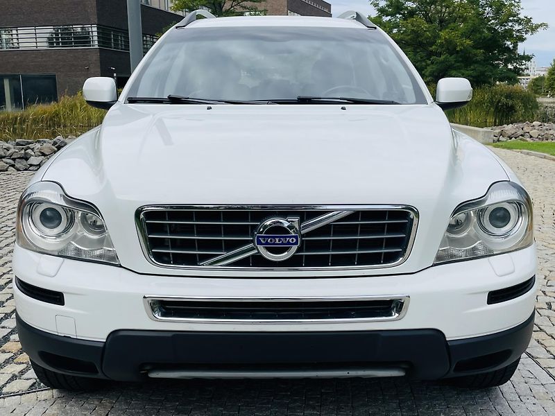 Volvo XC90 2.4D5 4x4 AUT VÝHŘEV SENZORY - fotka 7 z 40