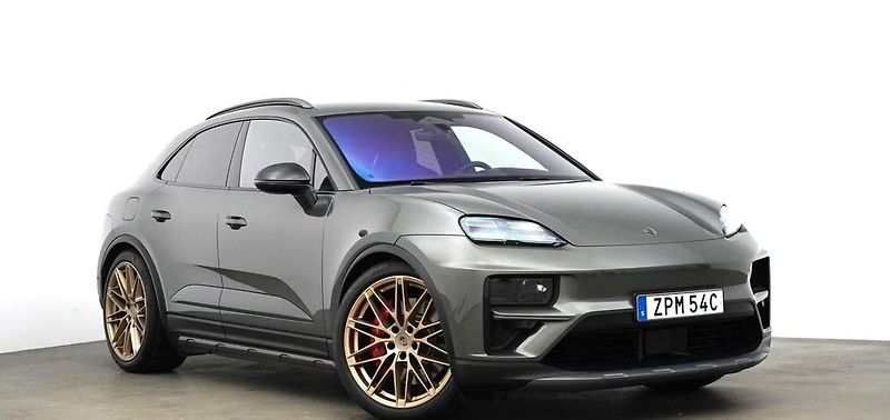 Porsche Macan Turbo GTS Matrix Kamera HuD - fotka 2 z 22