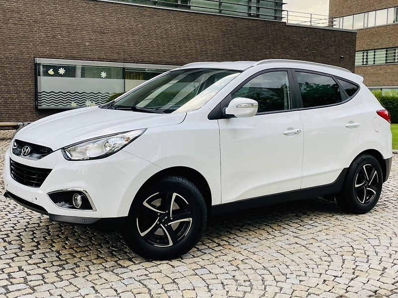 Hyundai ix35 2.0i 4x4 1MAJIITEL KAMER TAŽNÉ - fotka 3 z 46