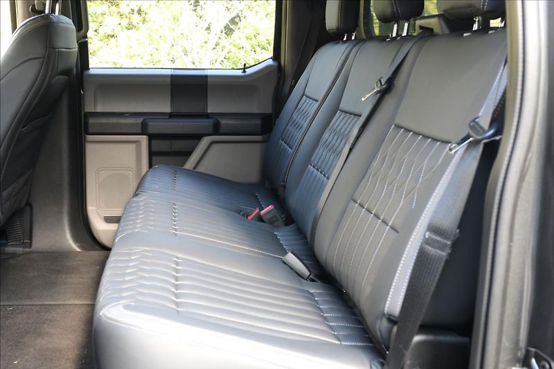 Ford F-150 5,0 V8, hardtop - fotka 56 z 64