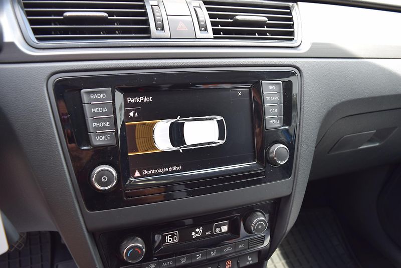 Škoda Rapid (2016) 1.2TSI 81kw AMBIT JOY XEN NAVI - fotka 24 z 49