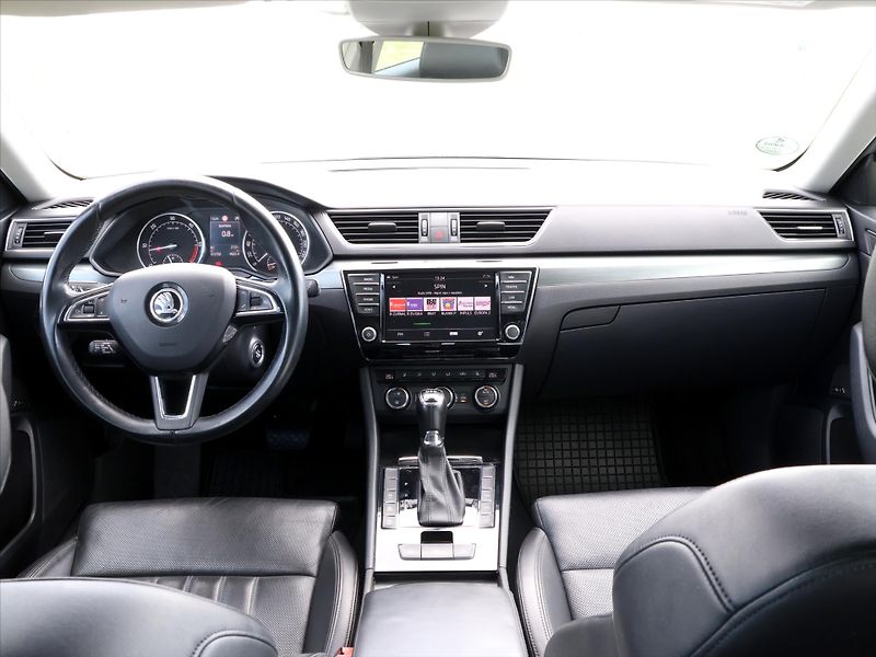 Škoda Superb 2,0 TDI 140kW DSG Style Plus - fotka 22 z 29