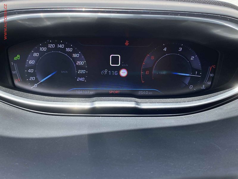 Peugeot 3008 (2018) 1.5 HDi, GT Line, LED, navi - fotka 17 z 17