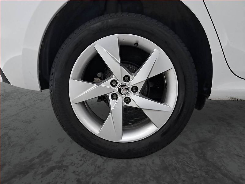 Škoda Kamiq (2021) Style 1.5 TSI - fotka 15 z 20