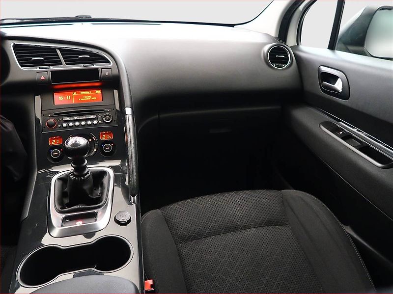 Peugeot 3008 (2016) 1.2 PureTech, Tempomat - fotka 8 z 15