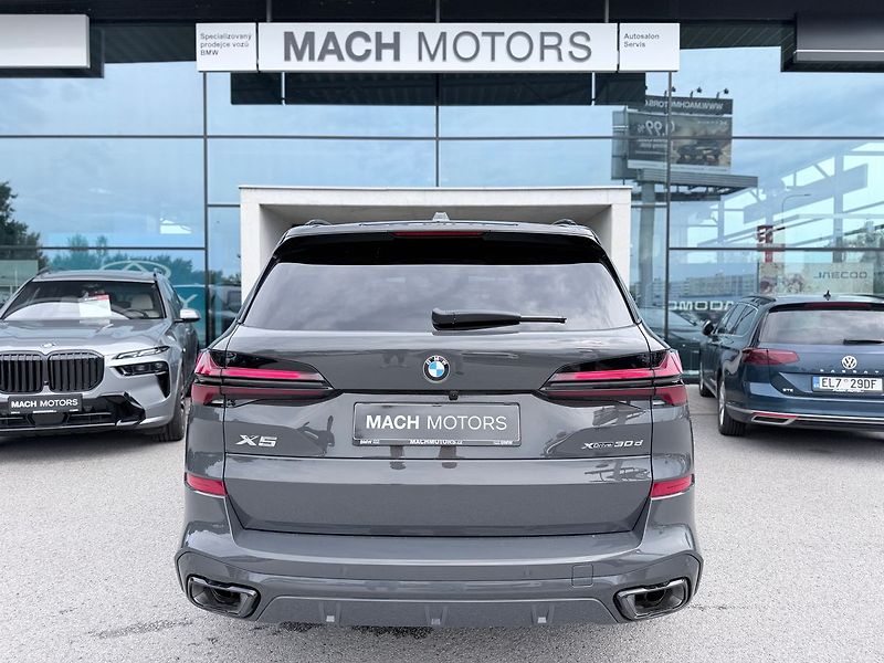 BMW X5 30xD Vzduch Nezávislé Tažné - fotka 7 z 35