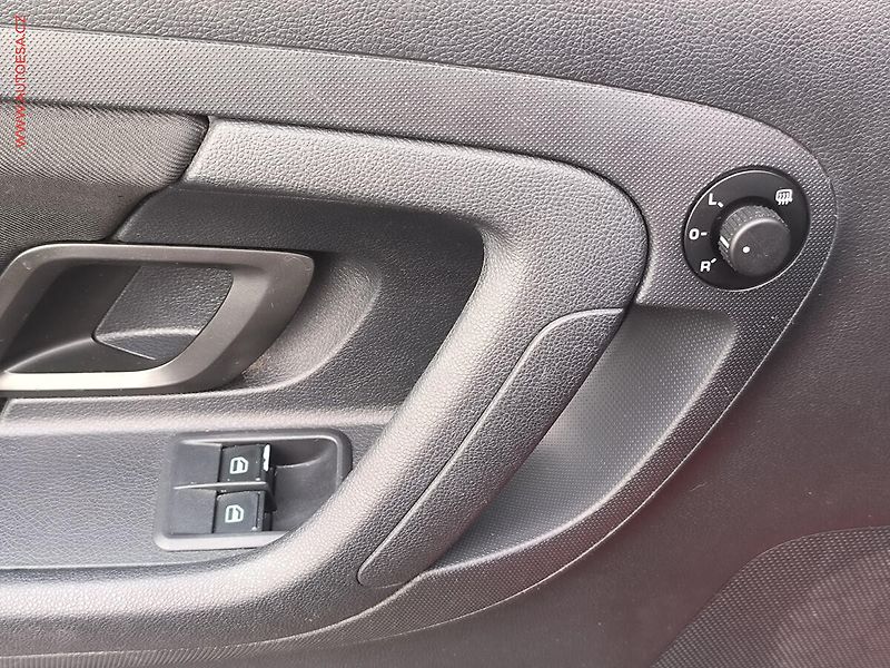 Škoda Fabia (2010) 1.2TSI, 1.maj, AC, výhřev sed - fotka 15 z 16