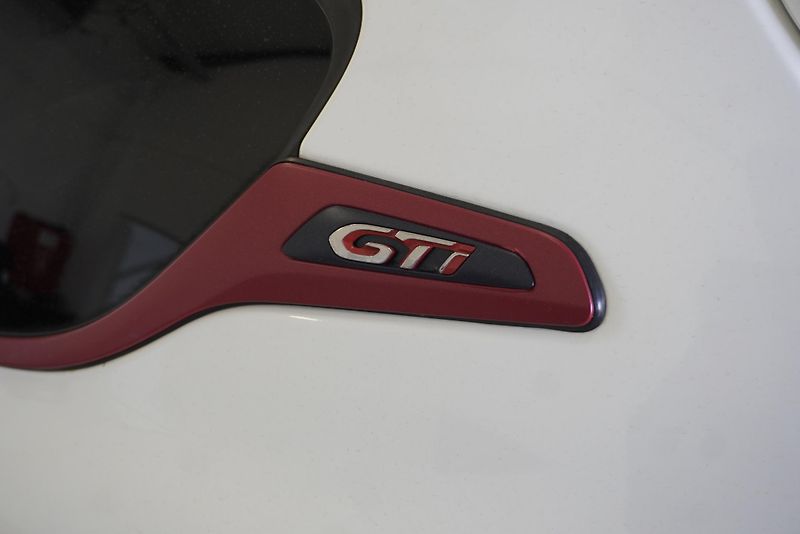 Peugeot 208 1,6 GTI 147kW THP - fotka 22 z 29