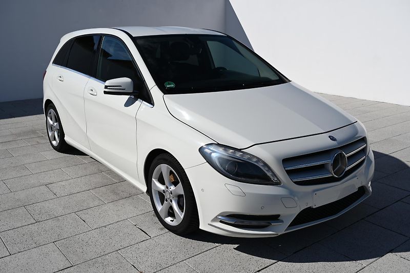 Mercedes-Benz Třídy B B 180 1.6 90KW Edition 1/2013 - fotka 3 z 38