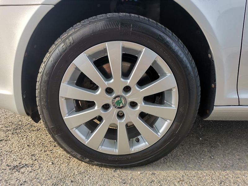 Škoda Octavia 2,0TDI 103 kW  CR ELEGANCE - fotka 13 z 49