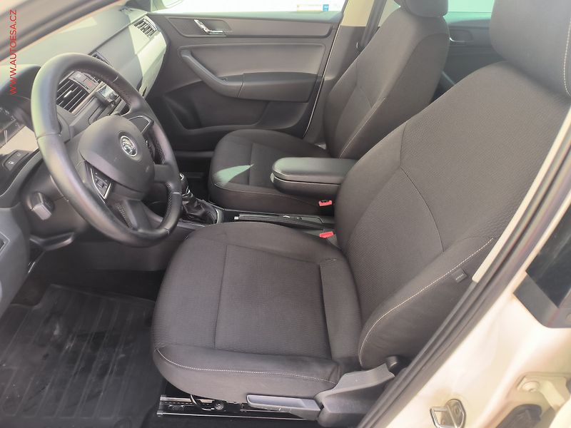Škoda Rapid (2013) 1.6 TDi, ČR, AC, park.čidla - fotka 9 z 14