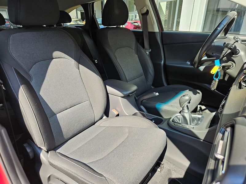 Hyundai i30 1,5 T-GDi 118kW,Smart,ČR,1.maj - fotka 27 z 35