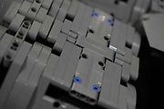 Instalace modelu stavebnice Peugeot Le Mans za účasti designera společnosti Lego
