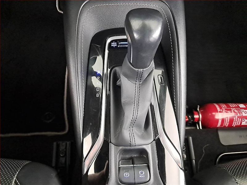 Toyota Corolla (2021) 1.8 Hybrid - fotka 16 z 17
