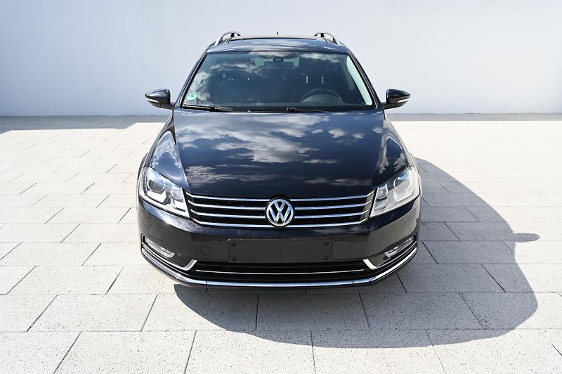 Volkswagen Passat Variant 2.0TDI 103KW Highline  - fotka 2 z 52