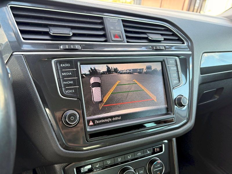 Volkswagen Tiguan (2016) TDI 110 kW 4x4 DSG Highline - - fotka 16 z 28