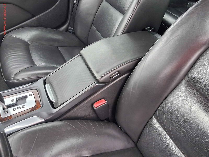 Volvo V70 (2010) 2.0d, AT, xenon, kůže - fotka 18 z 20