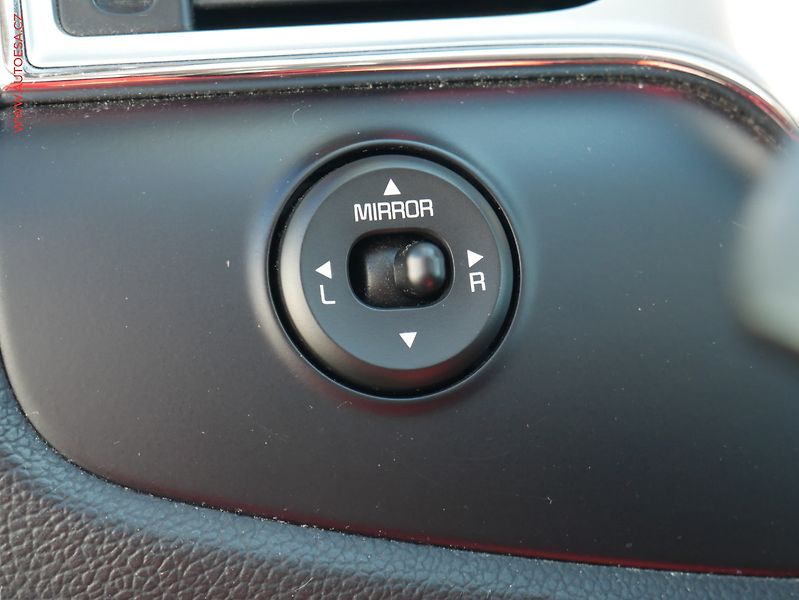 Kia Ceed (2017) 1.6 CRDi, ČR, AC, výhřev sed - fotka 17 z 22