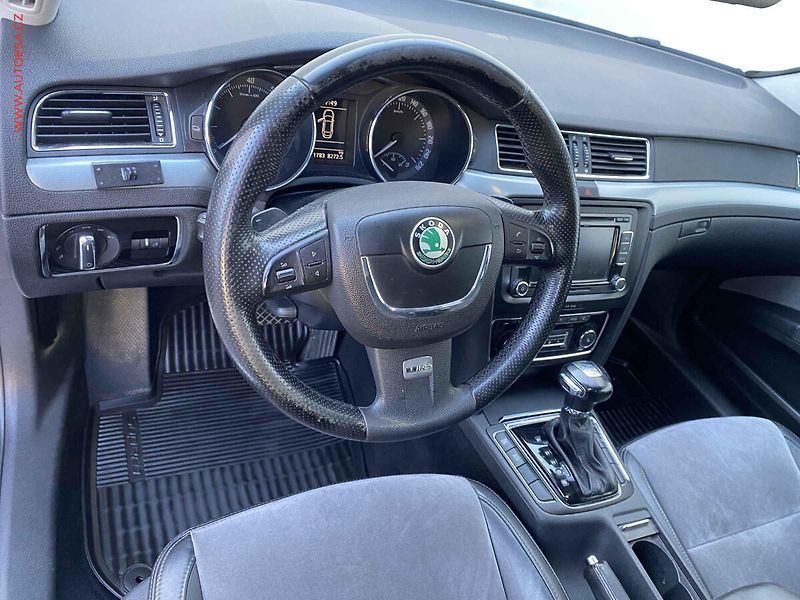 Škoda Superb (2008) 3.6FSI 4x4, DSG, bixen - fotka 13 z 19
