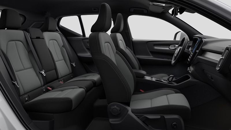 Volvo XC40 (2026) B3 AUT CORE - fotka 4 z 14