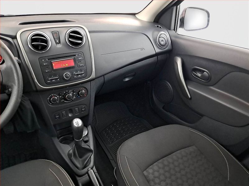 Dacia Sandero (2014) 1.2 16V, po STK, Tažné - fotka 8 z 13