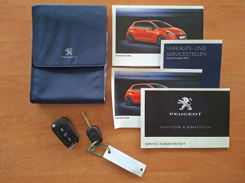 Peugeot 208 (2015) 1.0i 50kW -KLIMA-SENZORY - fotka 32 z 42