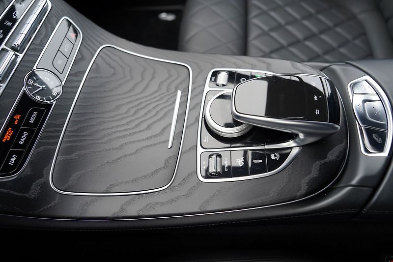 Mercedes-Benz Třídy E E 53 AMG 4Matic+/440PS - fotka 47 z 49