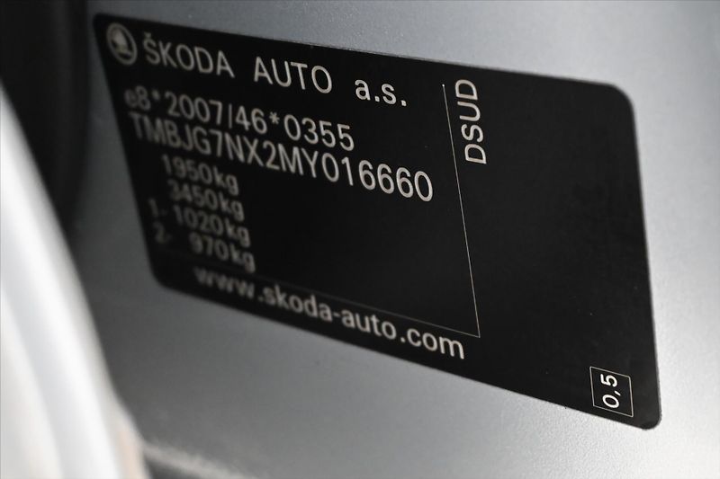 Škoda Octavia 2,0 TDI 85 kW VIRTUAL NAVI Zár - fotka 12 z 30