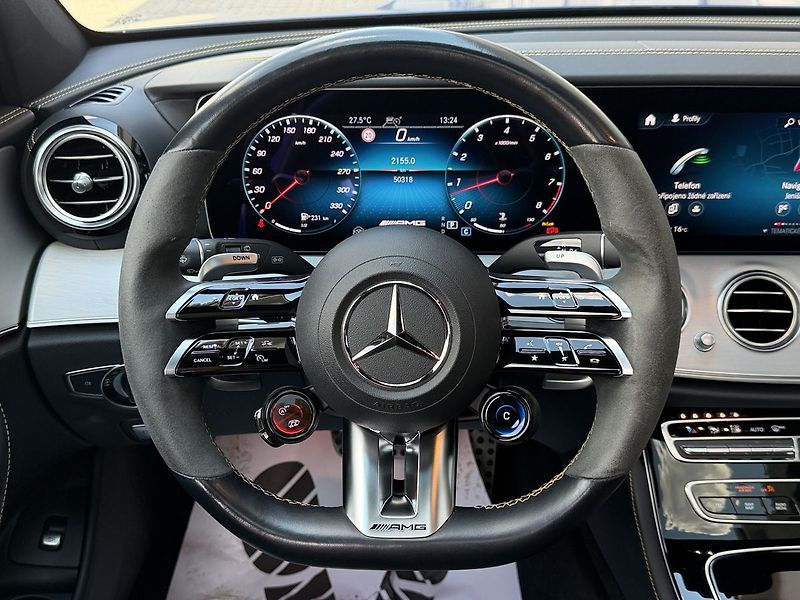 Mercedes-Benz Třídy E 63 S AMG - fotka 17 z 47