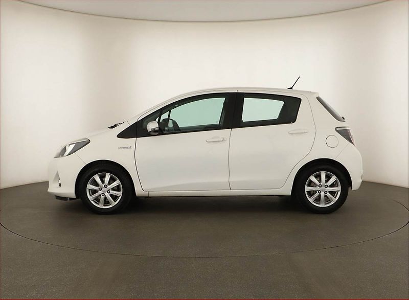 Toyota Yaris (2012) 1.5 Hybrid, Automat, Tempomat - fotka 3 z 14