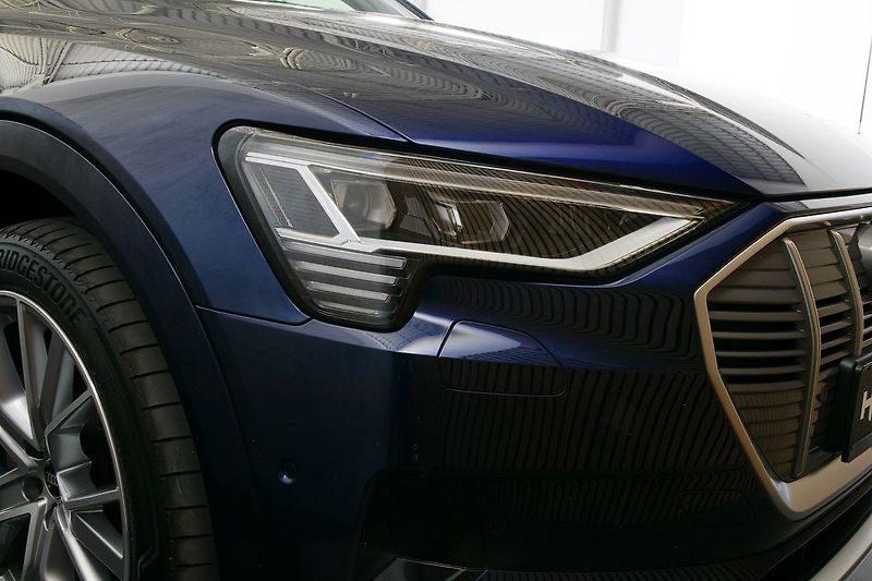 Audi e-tron 55 300kW Matrix Pano NV Tažné - fotka 9 z 47