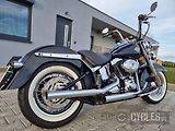 Harley-Davidson FLSTC Heritage Softail Classic (2010) - náhled 3