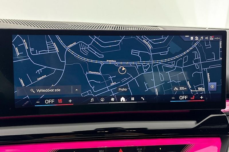 BMW Řada 5 řady 5 | 520d xDrive - fotka 17 z 24