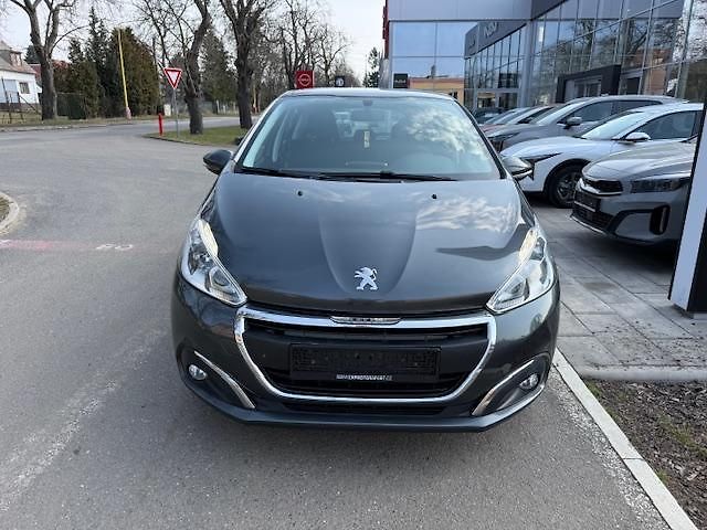 Peugeot 208 1.2i 60kw - fotka 2 z 11