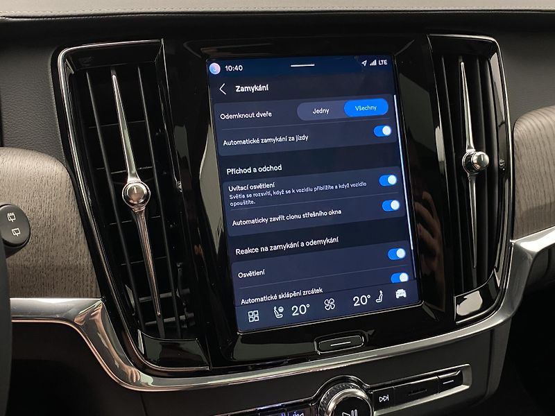Volvo V90 CC B6 AWD BRIGHT PLUS AUT CZ - fotka 54 z 63
